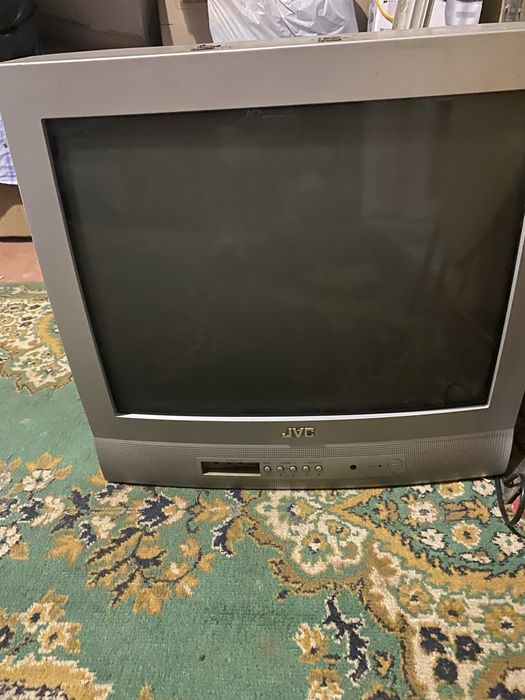 Продам два телевизора, может кому то надо.