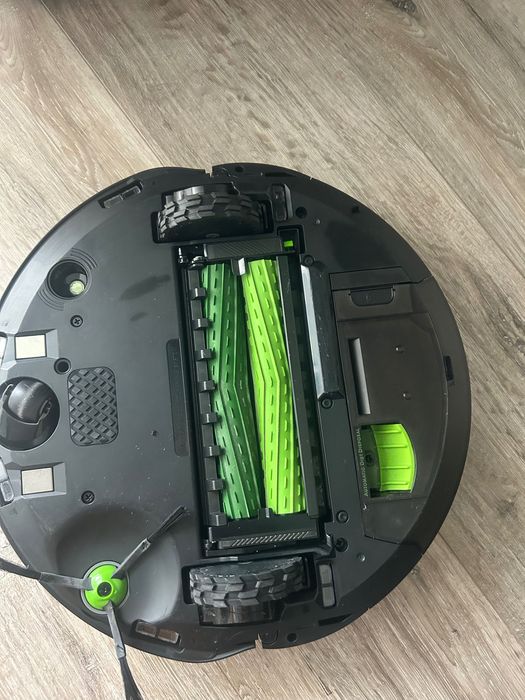 Robot sprzątający iRobot combo J7 mopujacy
