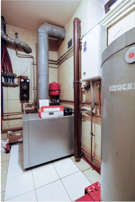 Дом на 8 сотках земли с ремонтом и бассейном на 7ст.Б.Фонтана.