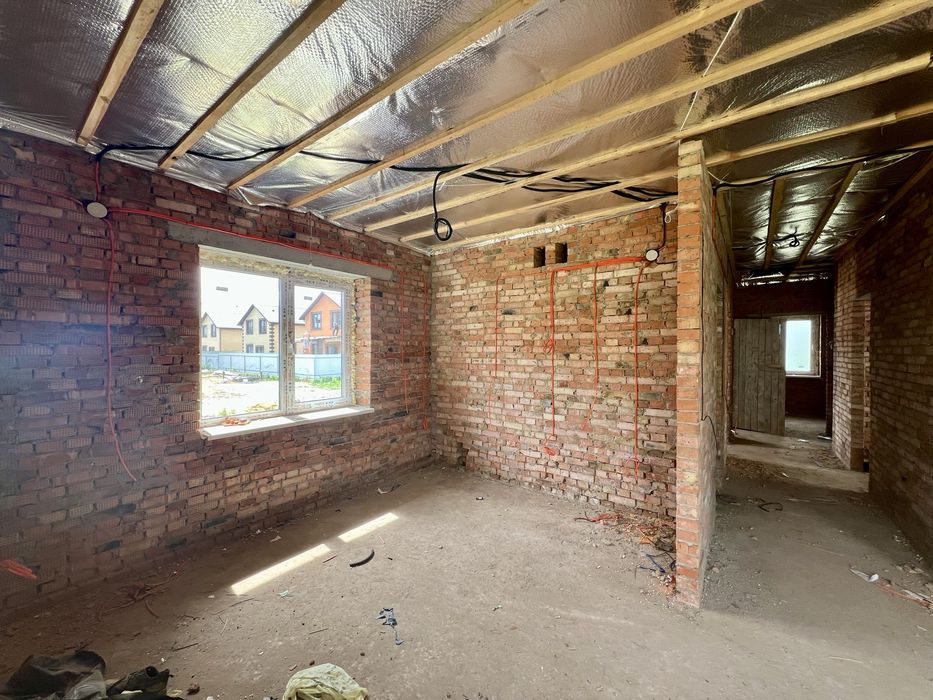 Продам будинок 100 кв.м., 4 сотки , 3 кімнати ближні Зарванц1