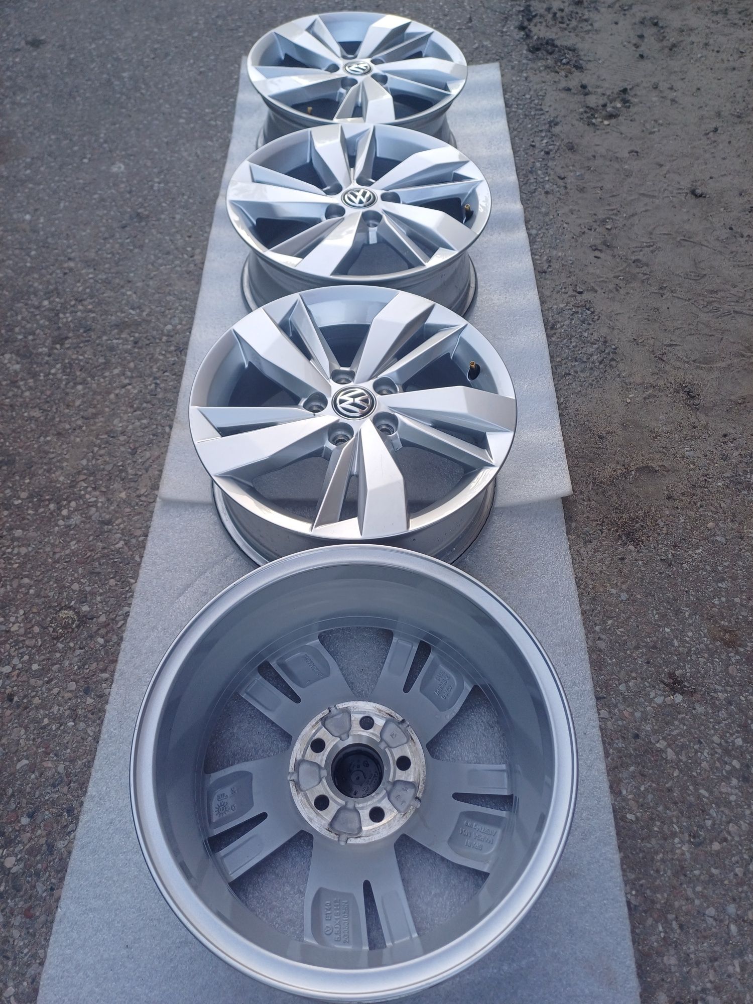 Jak nowe felgi 15" 5x100 VW Polo 6F 6R 5,5J et40 Fabia Seat Ibiza 2G0