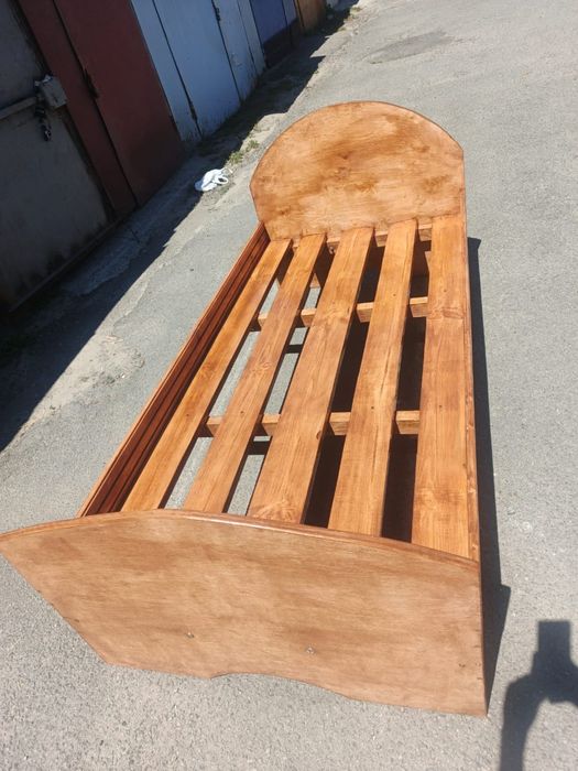 Продам ліжко з масиву дерева 
Мaтері
