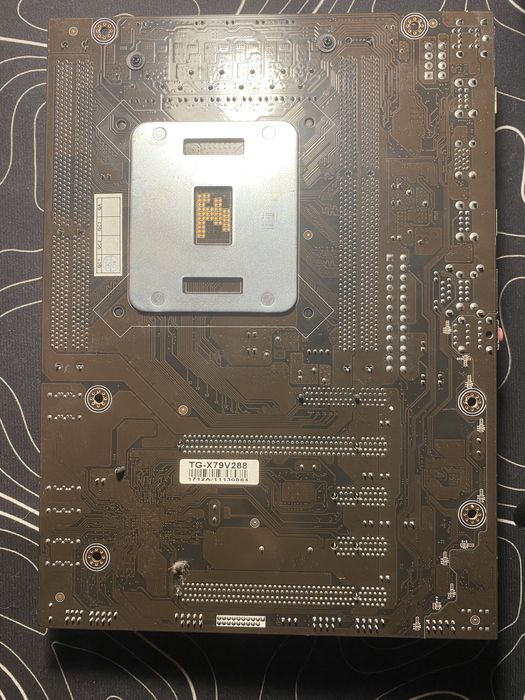 Материнка X79 OEM + Xeon E5-2650 v2