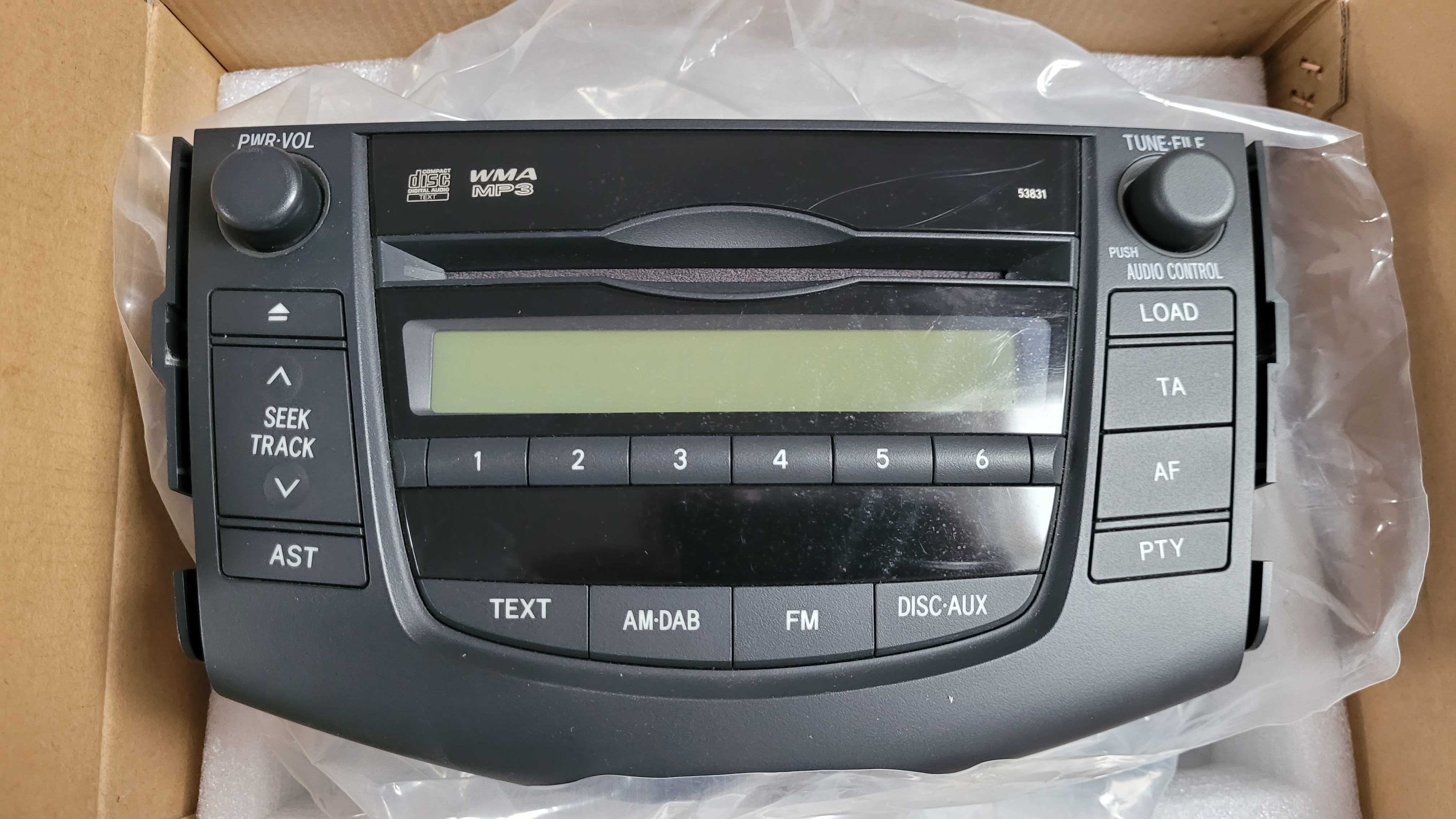 Radio oryginalne cd /mp3 toyota rav 4 rok 2009