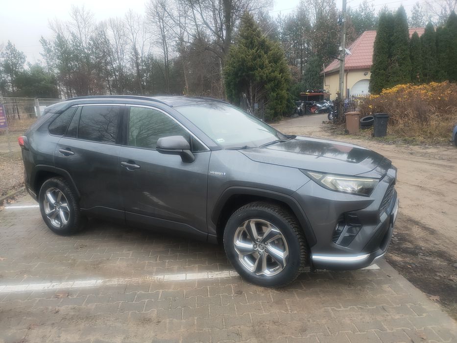 Toyota RAV4 comfort z hakiem
