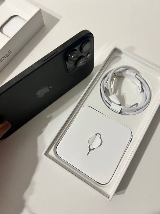 Iphone 15 pro max 256 акб 100%