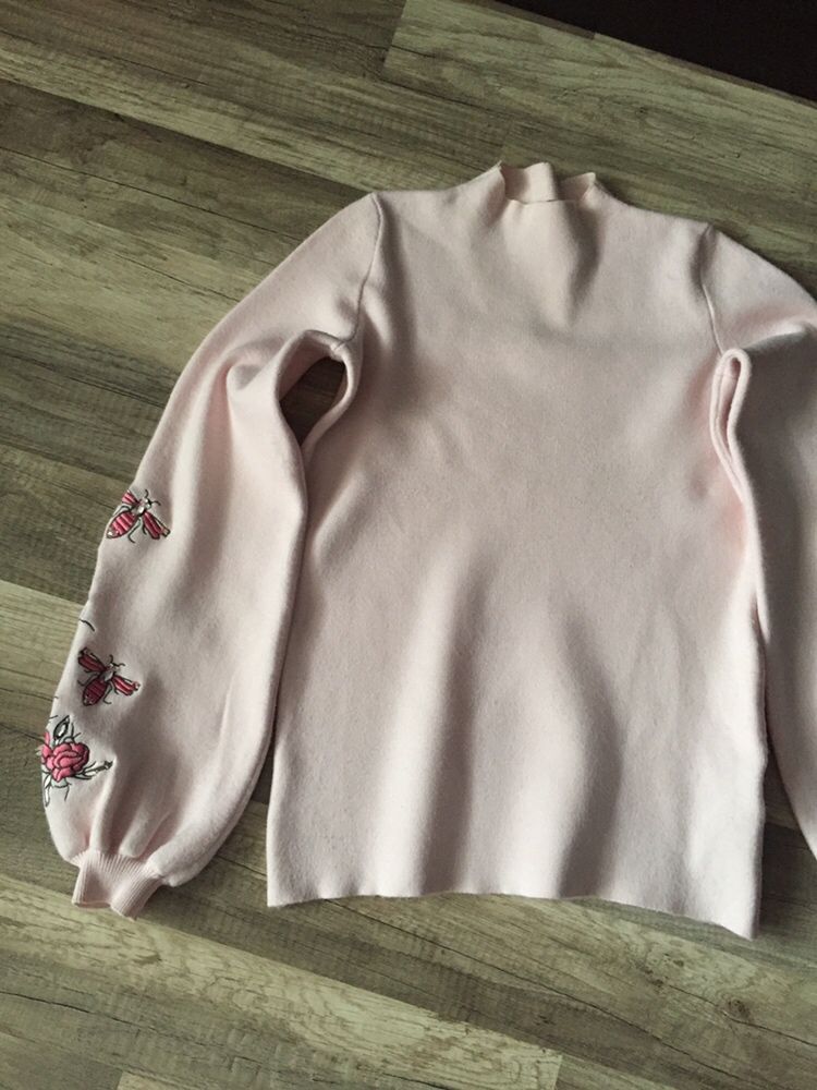 Orsay - sweter z aplikacjami