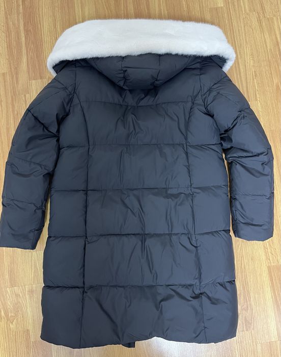 Зимовий пуховик.