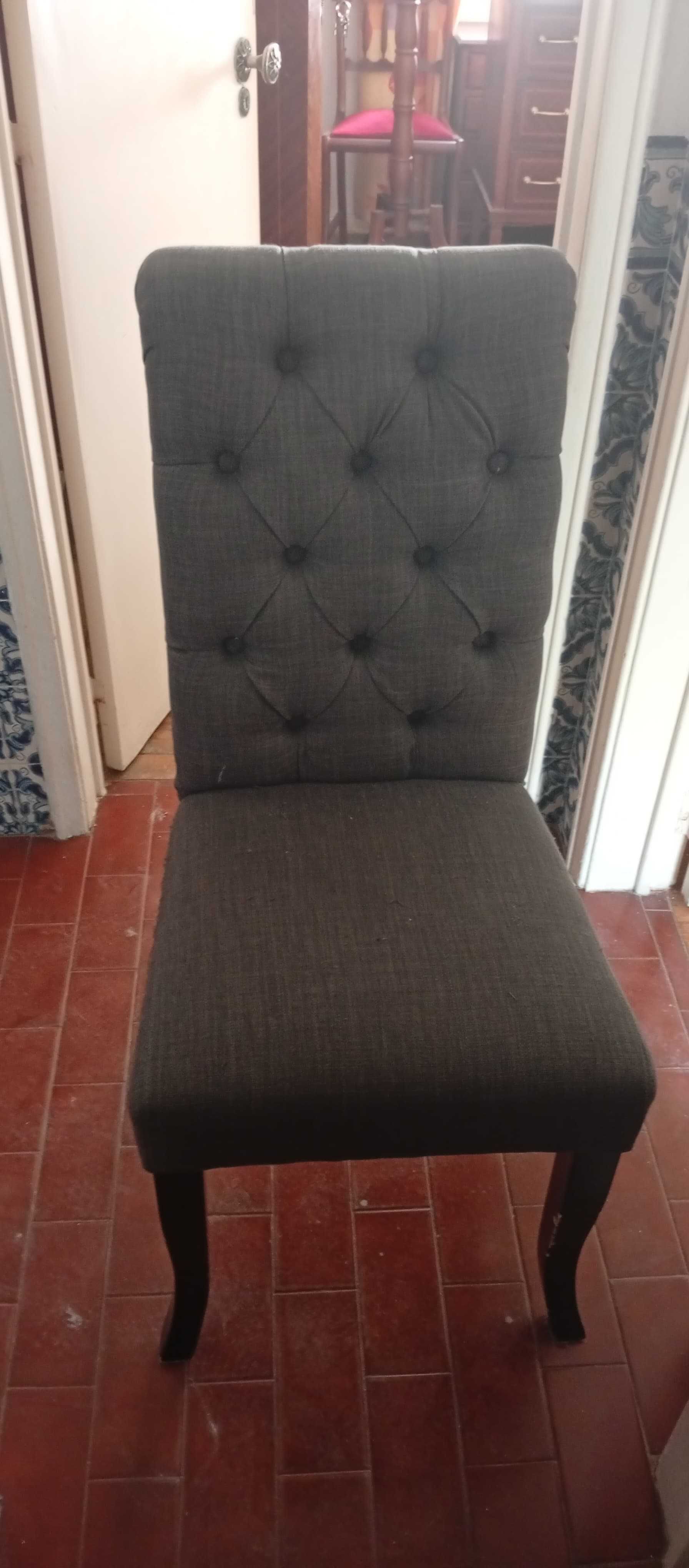 Vendo cadeiras e colchão