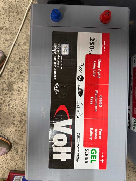 Комплект Гібридний інвертор 4,2 кВт 24 вольт + 2 акумулятори 250Ah 12V