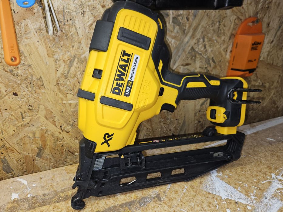Dewalt DCN660 sztyfciarka akumulatorowa 18v brushless