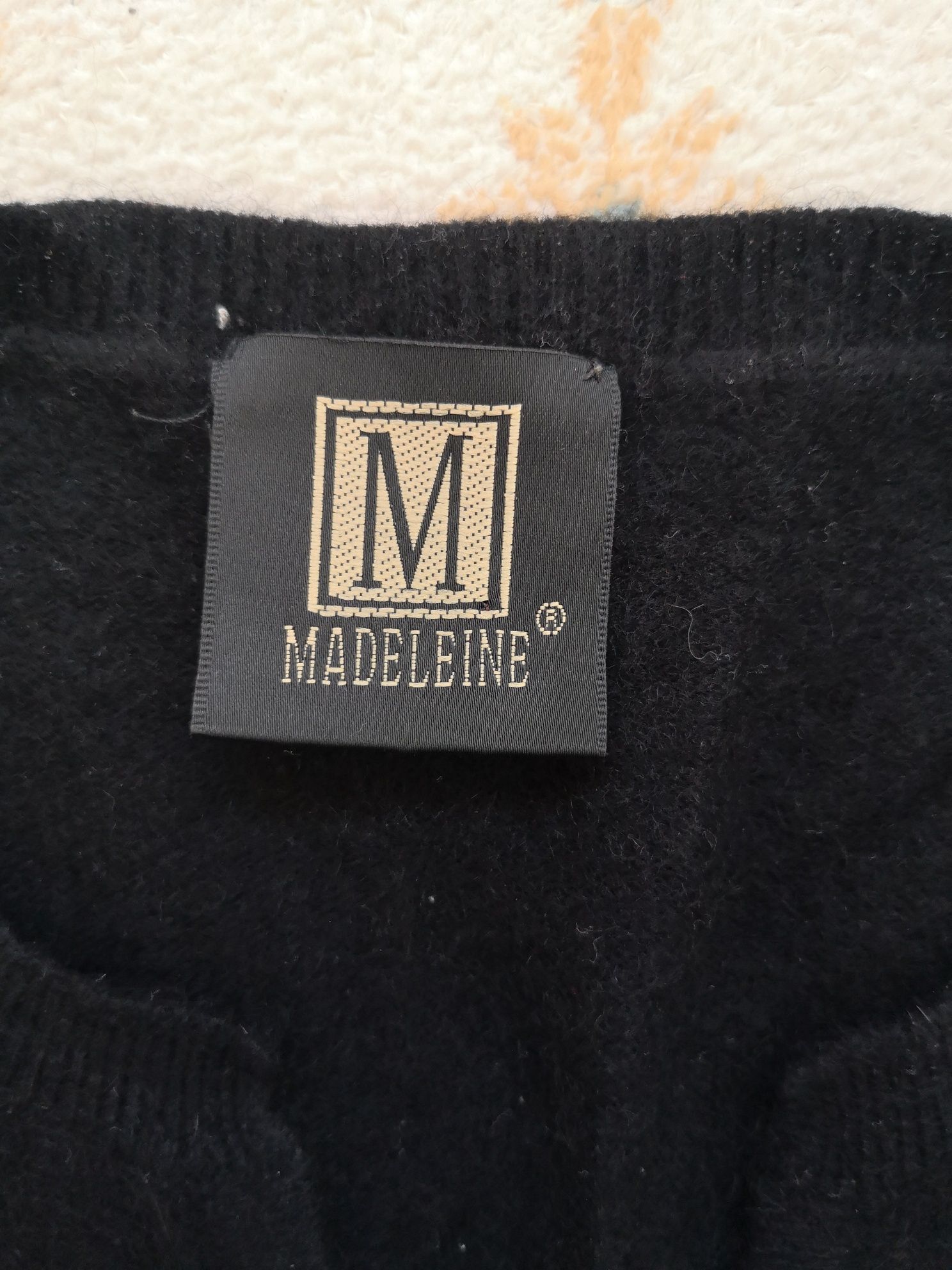 Czarny sweter kopertowy: Madeleine® rozm.M
