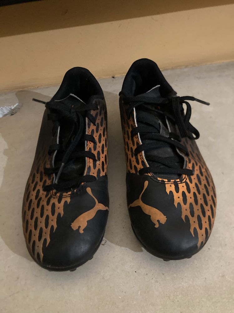 Tenis de futebol da Puma como novos n 37