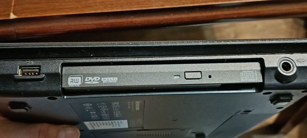 Odnowiony laptop Lenovo, szybki systemu Win10Pro, dysk SSD, ŁADNY