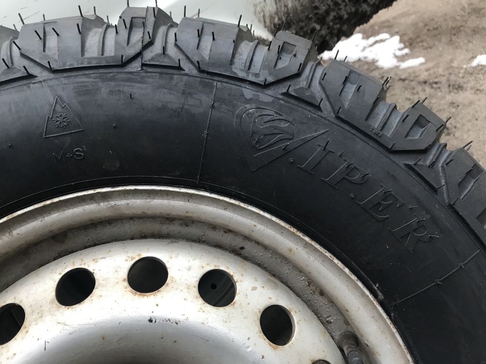 Гума 215/70 R15 4шт.