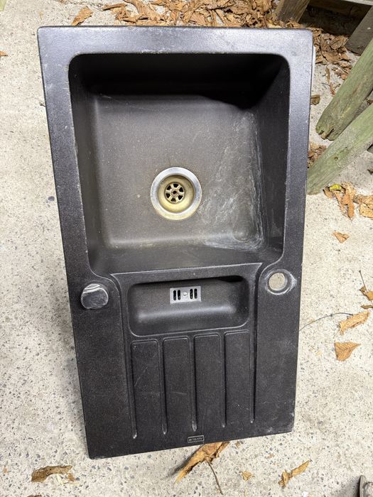 Zlew zlewy zlewozmywak stalowy i ciemny wpuszczane w blat