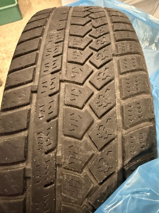 Opony 235/60/19 50 zlotych za sztuke