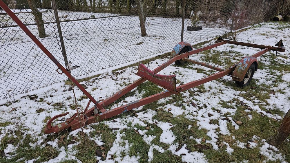 Łódka przyczepa podlodziowa