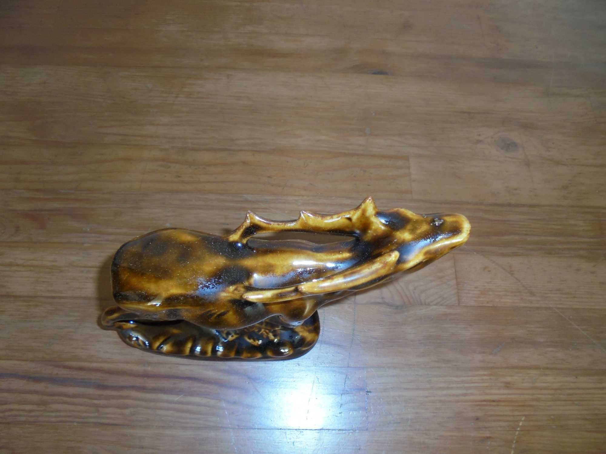 gliniana figurka jelenia