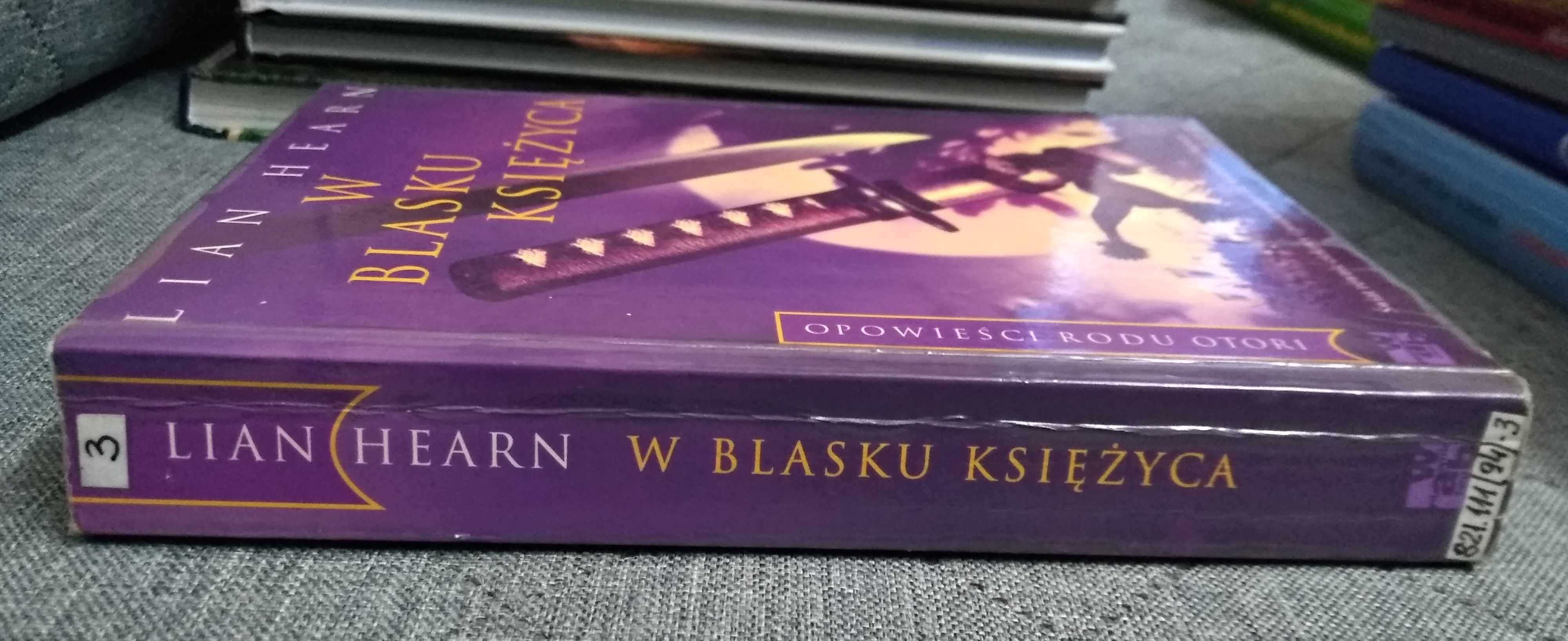 Hearn - Kwiat śliwy, mroczny cień; W blasku księżyca i gratis