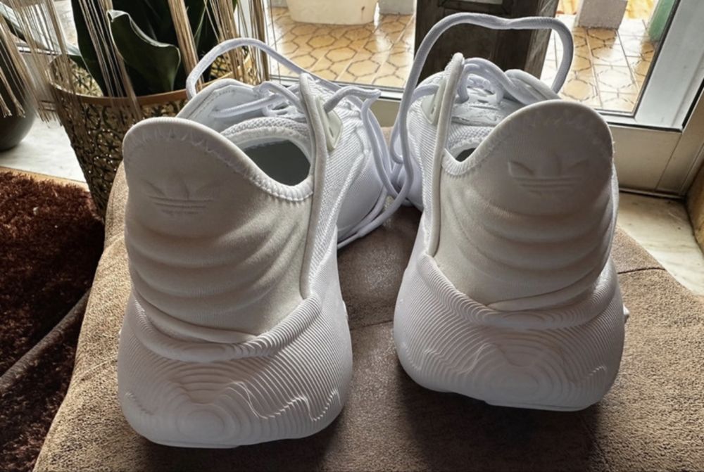 Sapatilhas Adidas tamanho 40 sapatos tenis