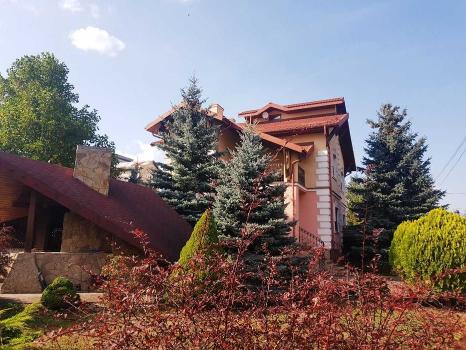 Родинний будинок для комфортного життя в м. Пустомити 9 км від Львова