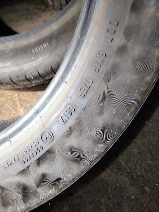 235 50R18 Continental