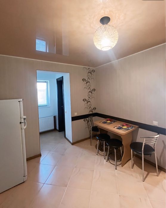 Сдам будинок, подобово з кондиціонером.