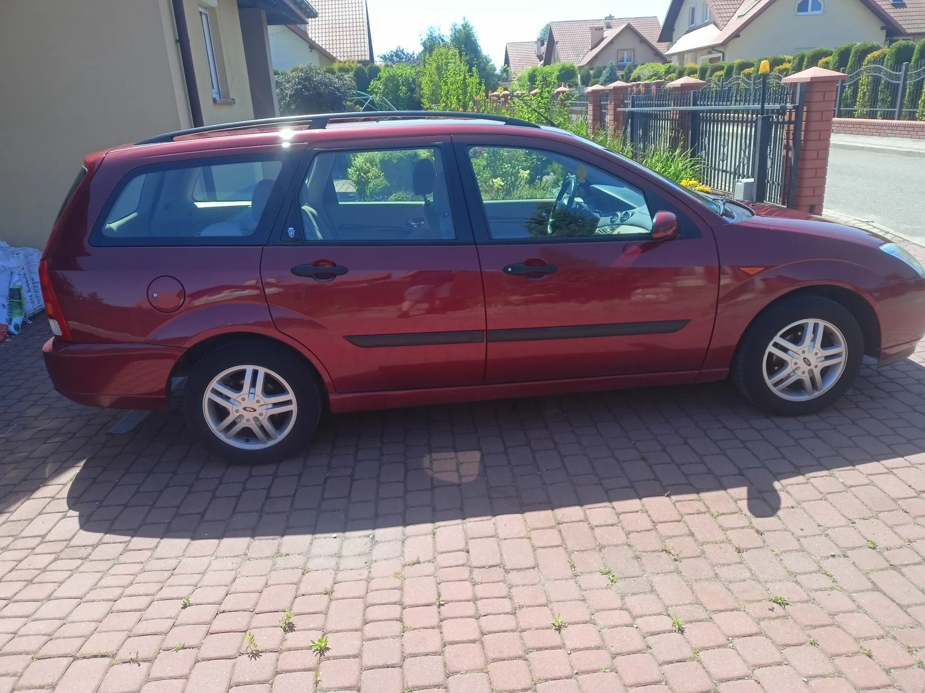 Ford Focus Sprzedam Ford Focus Kombi wersja Ghia 2000 r.