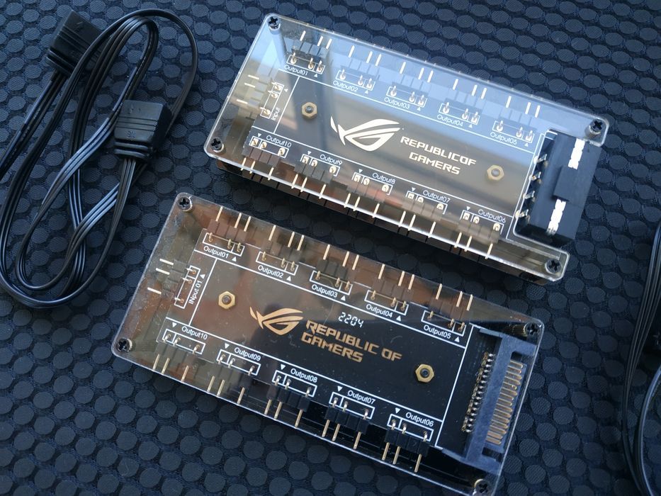 Хаб, разветвитель ARGB AURA 3 pin на 10 5V Питание SATA/MOLEX (Новый)