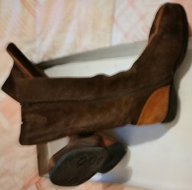 Botas em camurça, tamanho 36