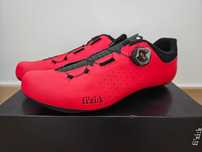 Sapatos Fizik / Shimano N.42 (Novos)