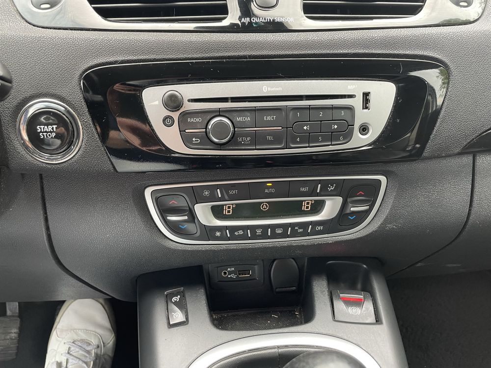 Автомобіль Renault Scenic