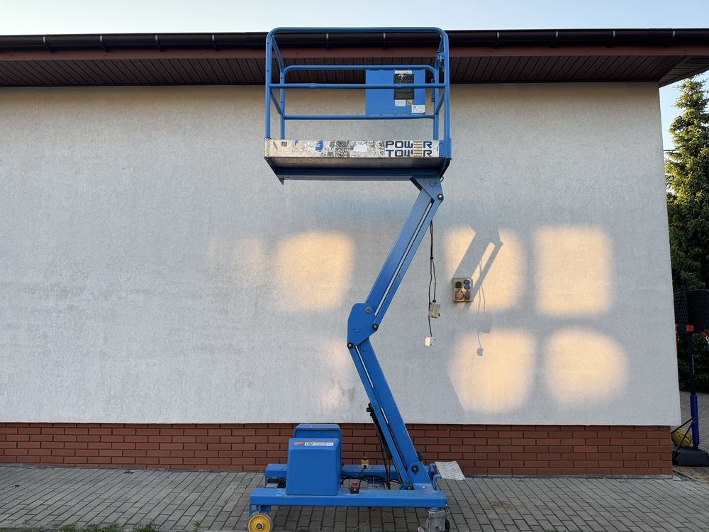 Podnośnik osobowy masztowy podest ruchomy zwyżka Power Tower pionowy