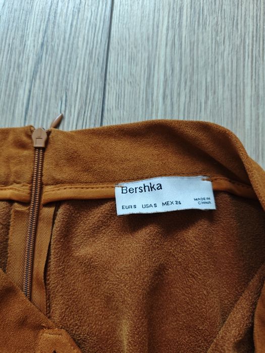 Spodnie dzwony Bershka r.S