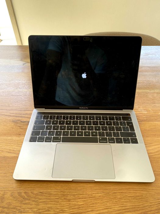 MacBook Pro 13” (2017) 16GB RAM | 512SSD | i5 | Touchbar