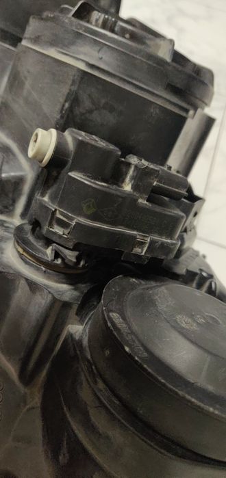 Farol dir. Renault Megane II olho de boi