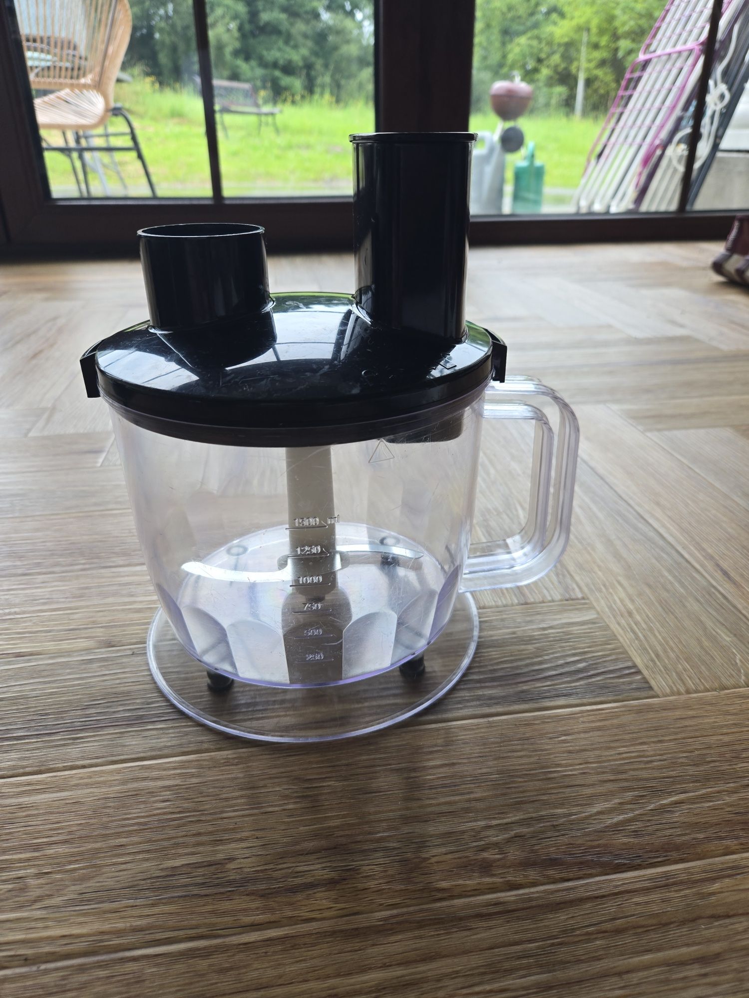 Blender KERCH w zestawie z dwoma pojemnikami