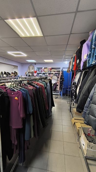 ЦЕНТР . Приміщення  93 кв. Торг.