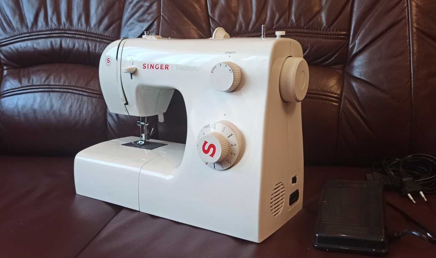 Швейна машина SINGER 2250
