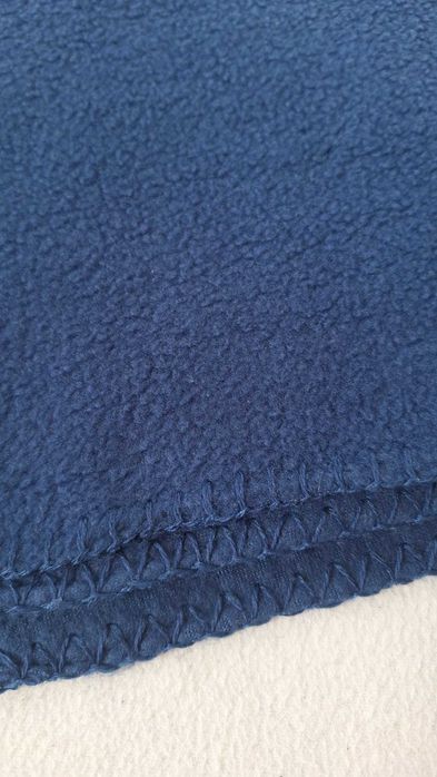 Niebieski kocyk polarowy 120x160