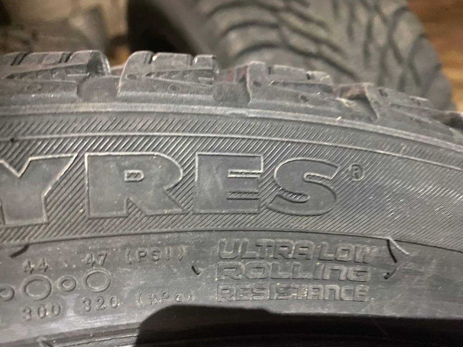 Колеса Infinity 245/40 R19 оригінальні на зимовій гумі