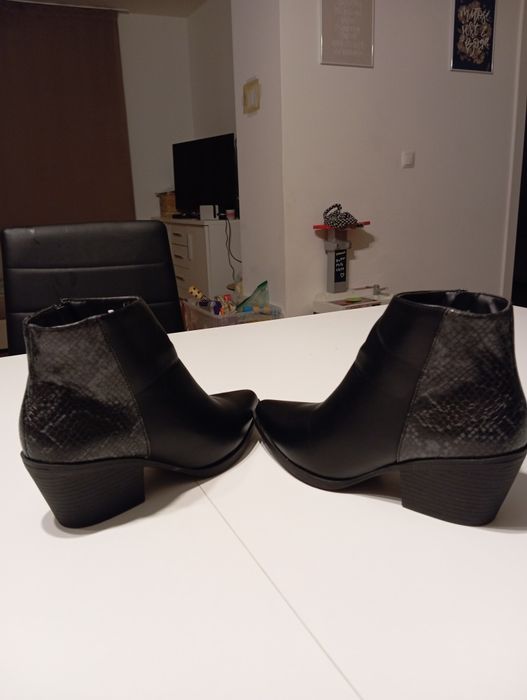 Kozaki na obcasie 36 kolekcja C'M Paris