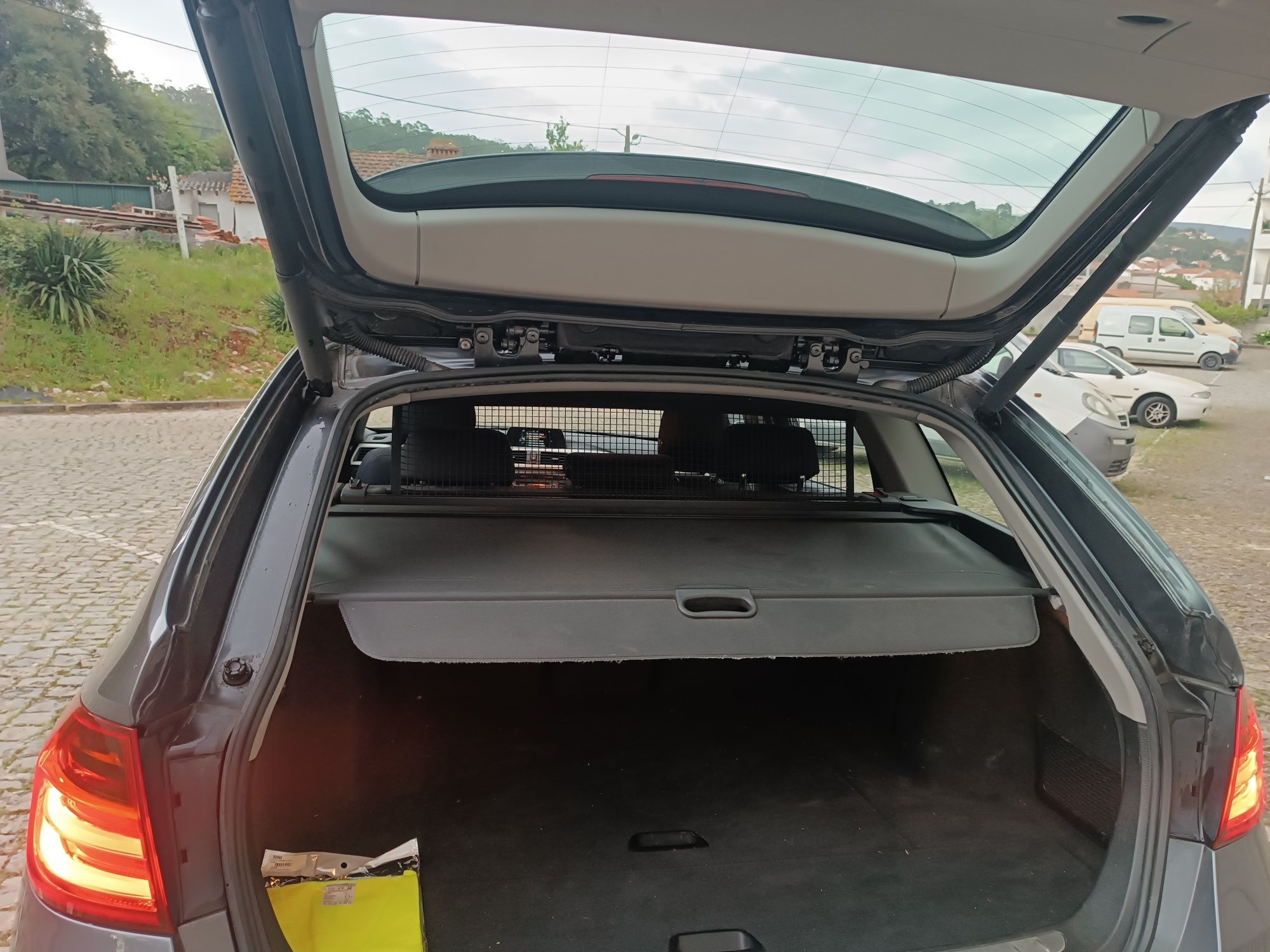 BMW 318d Auto/185 mil kms