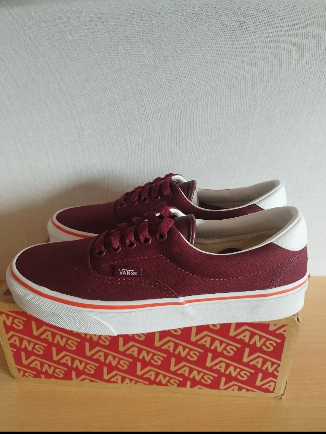 Vans tamanho 38,5 novos, nunca usados