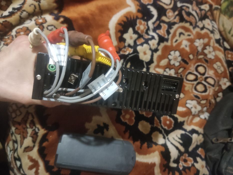 Под ремонт Магнитола Hyundai H-cmd 4007