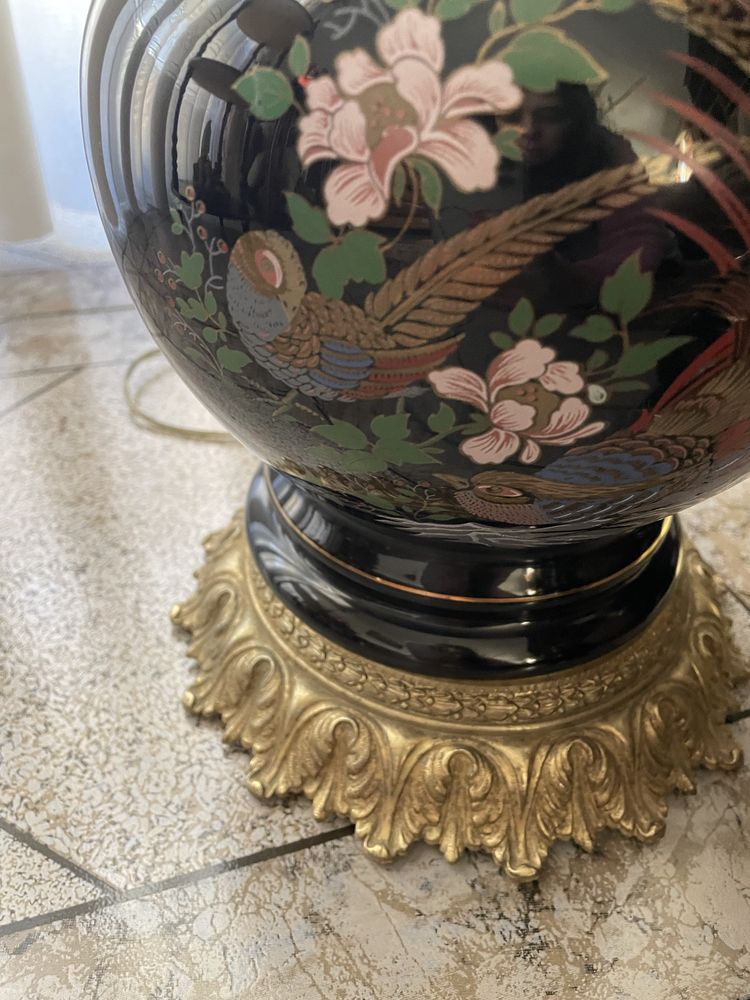 Candeeiro de pé antigo preto, branco e dourado