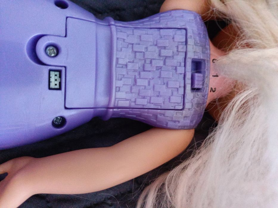 Świecąca lalka Elza