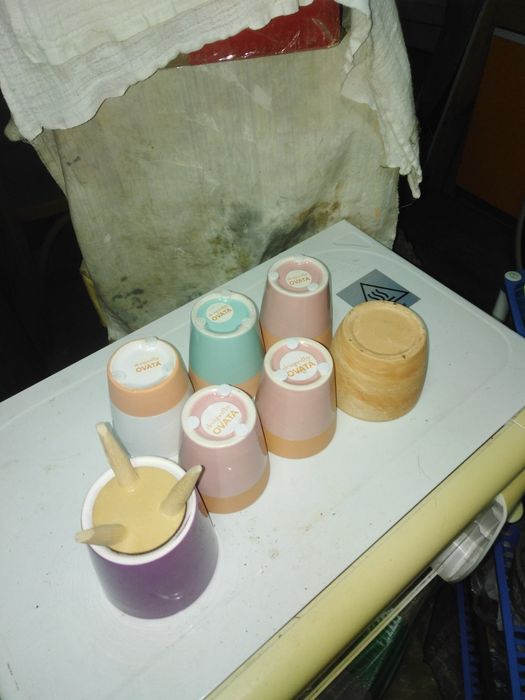 Doniczki na kwiaty. 22 sztuki.