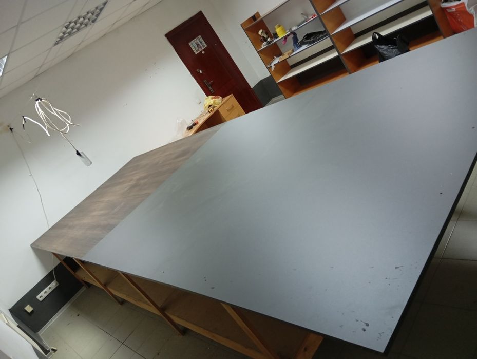 Стол,раскройный и стеллажи